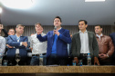 O governador Carlos Massa Ratinho Junior se reúne com prefeitos na sede da Associação dos Municípios do Oeste do Paraná (Amop) em Cascavel nesta sexta-feira (24), para confirmar recursos do Estado para investimentos nos municípios. No mesmo encontro são anunciados investimentos que a Copel fará na região Oeste nos próximos três anos. Cascavel, 24/05/2019 - Foto: Geraldo Bubniak/ANPr