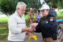 Uma grande mobilização de conscientização sobre segurança no trânsito foi desencadeada pela Polícia Militar nesta segunda-feira (27), Dia Estadual de Prevenção a Acidentes de Trânsito, por conta das atividades educativas da campanha Maio Amarelo. As equipes policiais abordaram motoristas, pedestres e ciclista, com apoio de voluntários de entidades e órgãos ligados ao trânsito nas principais cidades do Paraná.  Curitiba, 27/05/2019  -  Foto: Soldado Amanda Morais