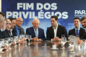 A Proposta de Emenda à Constituição (PEC) que põe fim à aposentadoria vitalícia de governadores, enviada no início do ano à Assembleia Legislativa pelo governador Carlos Massa Ratinho Junior, foi promulgada nesta quarta-feira (29), em solenidade no Palácio Iguaçu.  -  Curitiba, 29/05/2019  -  Foto: Rodrigo Félix Leal/ANPr