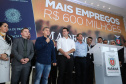 O Grupo Madero confirmou nesta quarta-feira (29), em cerimônia no Palácio Iguaçu, investimentos de R$ 600 milhões na ampliação das operações da empresa em Ponta Grossa, na região dos Campos Gerais. O anúncio foi feito pelo presidente do Grupo, Júnior Durski, ao lado do governador Carlos Massa Ratinho Junior e do apresentador Luciano Huck, sócio do empreendimento.  -  Curitiba, 29/05/2019  -  Foto: Rodrigo Félix Leal/ANPr