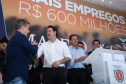 O Grupo Madero confirmou nesta quarta-feira (29), em cerimônia no Palácio Iguaçu, investimentos de R$ 600 milhões na ampliação das operações da empresa em Ponta Grossa, na região dos Campos Gerais. O anúncio foi feito pelo presidente do Grupo, Júnior Durski, ao lado do governador Carlos Massa Ratinho Junior e do apresentador Luciano Huck, sócio do empreendimento.  -  Curitiba, 29/05/2019  -  Foto: Rodrigo Félix Leal/ANPr