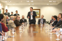 O governador Carlos Massa Ratinho Junior e o secretário Beto Preto assinaram nesta segunda-feira (3) a liberação de R$ 20 milhões para 19 consórcios intermunicipais de saúde. Os benefícios vão chegar a 335 municípios do Estado. No mesmo ato, eles autorizaram a licitação das obras do Centro de Especialidades de Jacarezinho, no Norte Pioneiro, no valor de R$ 9,1 milhões. - Curitiba, 03/06/2019 - Foto: Rodrigo Félix Leal/ANPr