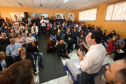 Os municípios de Pitanga, Goioxim, Guarapuava, Roncador, Campina do Simão e Cândido de Abreu, na região central do Paraná, vão investir R$ 2,3 milhões em obras e ações de melhoria em outras áreas. Os recursos são do Governo do Estado e foram confirmados pelo governador Carlos Massa Ratinho Junior nesta sexta-feira (7), em encontro com prefeitos na Associação dos Municípios do Centro do Paraná (AMOCENTRO), em Pitanga.  Foto: José Fernando Ogura/ANPr
