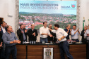 Governador Carlos Massa Ratinho Junior se reúne em Irati com os prefeitos do Centro-Sul do Paraná, e repassa recursos para investimentos em diversos municípios da região. O secretário do Desenvolvimento Urbano e Obras Públicas, João Carlos Ortega, também participa do encontro. - Irati, 07/06/2019 - Foto: Geraldo Bubniak/ANPr