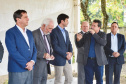 O vice governador do Paraná Darci Piana participou na tarde dessa quarta feira (12), em Foz do Iguaçu, da entrega do Centro de Atendimento ao Turista CAT 1, com área de 165,16 m2, localizado na Avenida das Cataratas Vila Yolanda. O ministro do Turismo Marcelo Álvaro Antonio esteve presente na solenidade. O vice governador Darci Piana falou sobre a entrega da muito comemorada pelo segmento do Turismo na região. Foto: Denis Ferreira Netto/SEDEST
