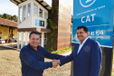 O vice governador do Paraná Darci Piana participou na tarde dessa quarta feira (12), em Foz do Iguaçu, da entrega do Centro de Atendimento ao Turista CAT 1, com área de 165,16 m2, localizado na Avenida das Cataratas Vila Yolanda. O ministro do Turismo Marcelo Álvaro Antonio esteve presente na solenidade. O vice governador Darci Piana falou sobre a entrega da muito comemorada pelo segmento do Turismo na região. Foto: Denis Ferreira Netto/SEDEST