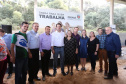 Governador Carlos Massa Ratinho Junior, durante solenidade realizada no município de Quitandinha, na Região Metropolitana de Curitiba, entregou títulos de regularização fundiária para 59 pequenos produtores rurais e confirmou recursos para a prefeitura adquirir equipamento rodoviário e veículo para uso na administração - Quitandinha, 13/06/2019 - Foto: José Fernando Ogura/ANPr