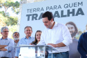 Governador Carlos Massa Ratinho Junior, durante solenidade realizada no município de Quitandinha, na Região Metropolitana de Curitiba, entregou títulos de regularização fundiária para 59 pequenos produtores rurais e confirmou recursos para a prefeitura adquirir equipamento rodoviário e veículo para uso na administração - Quitandinha, 13/06/2019 - Foto: Rodrigo Félix Leal/ANPr