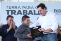 Governador Carlos Massa Ratinho Junior, durante solenidade realizada no município de Quitandinha, na Região Metropolitana de Curitiba, entregou títulos de regularização fundiária para 59 pequenos produtores rurais e confirmou recursos para a prefeitura adquirir equipamento rodoviário e veículo para uso na administração - Quitandinha, 13/06/2019 - Foto: Rodrigo Félix Leal/ANPr