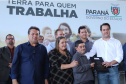 Governador Carlos Massa Ratinho Junior, durante solenidade realizada no município de Quitandinha, na Região Metropolitana de Curitiba, entregou títulos de regularização fundiária para 59 pequenos produtores rurais e confirmou recursos para a prefeitura adquirir equipamento rodoviário e veículo para uso na administração - Quitandinha, 13/06/2019 - Foto: Rodrigo Félix Leal/ANPr