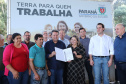 Governador Carlos Massa Ratinho Junior, durante solenidade realizada no município de Quitandinha, na Região Metropolitana de Curitiba, entregou títulos de regularização fundiária para 59 pequenos produtores rurais e confirmou recursos para a prefeitura adquirir equipamento rodoviário e veículo para uso na administração - Quitandinha, 13/06/2019 - Foto: Rodrigo Félix Leal/ANPr