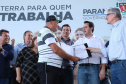 Governador Carlos Massa Ratinho Junior, durante solenidade realizada no município de Quitandinha, na Região Metropolitana de Curitiba, entregou títulos de regularização fundiária para 59 pequenos produtores rurais e confirmou recursos para a prefeitura adquirir equipamento rodoviário e veículo para uso na administração - Quitandinha, 13/06/2019 - Foto: Rodrigo Félix Leal/ANPr
