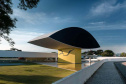 O Museu Oscar Niemeyer tem entrada gratuita nesta quarta-feira (2) e oferece várias atividades aos visitantes, entre elas uma mediação na mostra Ai Weiwei Raiz, em sua última semana em cartaz. A atividade acontece às 15 horas, no Olho.

Das 11h às 17h, haverá a oficina livre Pensar a Imagem, com a equipe do Educativo. Em seguida, às 16h30, a mediação acontece na Sala 2, na exposição O que é Original, com obras do artista Marcelo Conrado. Foto: Marcello Kawase- Divulgação MON