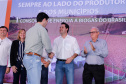 A primeira usina do Brasil de produção de biogás a partir do tratamento dos dejetos de suínos começou a funcionar no Paraná nesta quarta-feira (24), em Entre Rios do Oeste, na Região Oeste do Estado. O governador Carlos Massa Ratinho Junior inaugurou a unidade geradora cuja capacidade total é de 480 KW, transformando por dia 215 toneladas de um agente poluidor em energia limpa.  Foto: Rodrigo Felix Leal/ANPr