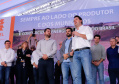 A primeira usina do Brasil de produção de biogás a partir do tratamento dos dejetos de suínos começou a funcionar no Paraná nesta quarta-feira (24), em Entre Rios do Oeste, na Região Oeste do Estado. O governador Carlos Massa Ratinho Junior inaugurou a unidade geradora cuja capacidade total é de 480 KW, transformando por dia 215 toneladas de um agente poluidor em energia limpa.  Foto: Rodrigo Felix Leal/ANPr