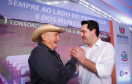 A primeira usina do Brasil de produção de biogás a partir do tratamento dos dejetos de suínos começou a funcionar no Paraná nesta quarta-feira (24), em Entre Rios do Oeste, na Região Oeste do Estado. O governador Carlos Massa Ratinho Junior inaugurou a unidade geradora cuja capacidade total é de 480 KW, transformando por dia 215 toneladas de um agente poluidor em energia limpa.  Foto: Rodrigo Felix Leal/ANPr