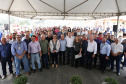 O Governo do Paraná confirmou nesta quinta-feira (25), em Prudentópolis, o repasse de R$ 12,6 milhões para ações e investimentos em sete municípios do Centro-Sul e Sul do Estado. O governador Carlos Massa Ratinho Junior anunciou o repasse dos recursos para prefeitos durante a solenidade de entrega de casas populares para 49 famílias de Prudentópolis. Foto: José Fernando Ogura/ANPr