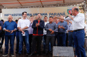Investimentos do Governo do Estado reforçam o apoio à produção agrícola em Ivaiporã, no Vale do Ivaí (Norte do Paraná). Nesta quinta-feira (26) o governador Carlos Massa Ratinho Junior inaugurou obra de pavimentação de estrada rural e fez a entrega de equipamentos para agricultura, beneficiando 1.350 famílias. O volume de recursos chega a R$ 1,1 milhão. Foto: Rodrigo Felix Leal/ANPr