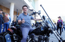 O governador Carlos Massa Ratinho Junior disse neste sábado (27) que o Governo do Paraná prepara, em parceria com motociclistas, uma agenda turística robusta para integrar ainda mais os clubes e potencializar as viagens ao encontro das belezas naturais do Estado. Ele participou das comemorações da 1ª Moto União, no Palácio Iguaçu, evento idealizado pelo Departamento de Trânsito do Paraná (Detran-PR) que passa a fazer parte do calendário estadual em razão do Dia do Motociclista.