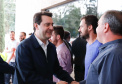 Obras de infraestrutura, melhorias em escolas, reformas e construção de postos de saúde estão no pacote de investimentos que o Governo do Estado fará em 24 cidades da região Sudoeste. O governador Carlos Massa Ratinho Junior se reuniu nesta quinta-feira (8) com os prefeitos na sede da Associação dos Municípios do Sudoeste do Paraná (Amsop), em Francisco Beltrão, e assinou as ordens de serviço e homologação das licitações para dar início às obras e ações.
