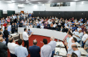 Novos veículos, ruas pavimentadas, construção de escola, de quadra de esportes e de barracões industriais estão entre os investimentos que 24 municípios do Oeste do Paraná farão com apoio do Governo do Estado. O governador Carlos Massa Ratinho Junior esteve nesta sexta-feira (09) em Toledo para assinar as licitações e homologações dos projetos.