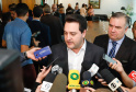 O governador Carlos Massa Ratinho Junior, o secretário da Justiça, Família e Trabalho, Ney Leprevost, e a ministra da Mulher, da Família e dos Direitos Humanos, Damares Alves, assinam dois protocolos de intenções que visam fortalecer as ações em defesa da mulher e de crianças e adolescentes.