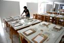 Quem visitar o Museu Oscar Niemeyer no domingo, dia 18, poderá aproveitar a programação especial da equipe do Educativo. Das 11h às 17h, acontecerá a oficina Pintura em Acrílica, no Subsolo. Já às 16 horas, a equipe do Educativo mediará uma visita à exposição Declaração de Princípios. Foto: Divulgação/MON