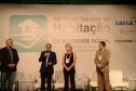 O programa estadual de habitação do Governo do Estado, chamado Habita Paraná, recebeu nesta sexta-feira (23) o Selo de Mérito, uma premiação que reconhece as melhores práticas de gestão pública voltadas à habitação popular em todo o Brasil. O troféu foi entregue a representantes da Cohapar, responsável por idealizar e coordenar as ações do programa, no encerramento do 66.º Fórum Nacional de Habitação de Interesse Social, em Foz do Iguaçu.
