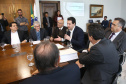 O governador Carlos Massa Ratinho Junior anunciou um pacote de investimentos para o Noroeste do Paraná, que inclui recursos para o Hospital Regional de Paranavaí e um plano de irrigação agrícola para a região. As medidas foram confirmadas em reunião com lideranças políticas e de outros segmentos, nesta segunda-feira (26), no Palácio Iguaçu, em Curitiba.Curitiba,26/08/2019 Foto:Jaelson Lucas/AEN