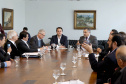 O governador Carlos Massa Ratinho Junior anunciou um pacote de investimentos para o Noroeste do Paraná, que inclui recursos para o Hospital Regional de Paranavaí e um plano de irrigação agrícola para a região. As medidas foram confirmadas em reunião com lideranças políticas e de outros segmentos, nesta segunda-feira (26), no Palácio Iguaçu, em Curitiba.Curitiba,26/08/2019 Foto:Jaelson Lucas/AEN
