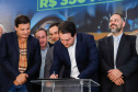 O governador Carlos Massa Ratinho Junior lançou nesta segunda-feira (26), no Palácio Iguaçu, um banco de projetos executivos de R$ 350 milhões para viabilizar e agilizar obras de reestruturação de rodovias, ferrovias e da segurança pública. 