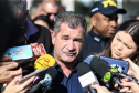 O governador Carlos Massa Ratinho Junior participa  nesta sexta-feira (30)  do projeto Em Frente Brasil - Programa Nacional de Enfrentamento à Criminalidade Violenta, criado pelo Ministério da Justiça e Segurança Pública no Parque São José em São José dos Pinhais. Entrevista com o prefeito de São José dos Pinhais ? Toninho Fenelon. 30/08/2019 -Foto: Geraldo Bubniak/AEN