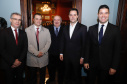 Museus, teatros, biblioteca e outros espaços culturais do Governo do Estado passam a receber crianças, jovens e adultos em situação de vulnerabilidade social, atendidos por projetos do Tribunal de Justiça do Paraná (TJ-PR). O governador Carlos Massa Ratinho Junior e o segundo vice-presidente do TJ-PR, desembargador José Laurindo de Souza Netto, assinaram nesta quarta-feira (4) um acordo de cooperação para ampliar e incentivar o acesso à cultura destas pessoas.