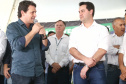 O Governador Carlos Massa Ratinho Junior confirmou investimentos que somam R$ 12,5 milhões para 24 municípios do Vale do Ivaí, Norte e Norte Pioneiro do Paraná. O pacote de ações inclui pavimentação asfáltica de vias urbanas, construção de barracões industriais e usina de asfalto, reforma em escolas, além da compra de veículos e equipamentos. As ordens para licitações e homologações foram assinadas nesta quinta-feira (05), em evento na prefeitura de Apucarana. Foto: Gilson Abreu/AEN