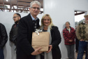 Agudos do Sul, na Região Metropolitana de Curitiba, inaugurou na tarde desta quinta-feira (5) a primeira Unidade de Alimentos Minimamente Processados, espaço para promover o desenvolvimento e o crescimento econômico das famílias rurais, gerando emprego e aumento de renda.
O secretário de Estado da Agricultura e do Abastecimento, Norberto Ortigara, destacou a importância da produção de alimentos de qualidade e elogiou a capacidade de organização da comunidade local. Foto: Gisele Barão/SEAB