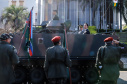 Aproximadamente 20 mil pessoas acompanharam neste sábado (7), em Curitiba, o desfile cívico-militar que comemora os 197 anos da Proclamação da Independência, segundo estimativas da Polícia Militar do Paraná. O governador Carlos Massa Ratinho Junior assistiu a solenidade de 7 de Setembro na Avenida Cândido de Abreu, acompanhado de sua família, do comandante da 5ª Divisão do Exército, general de divisão José Russo Assumpção Delgado, do vice-governador Darci Piana e de diversas autoridades.
