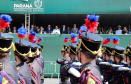 Aproximadamente 20 mil pessoas acompanharam neste sábado (7), em Curitiba, o desfile cívico-militar que comemora os 197 anos da Proclamação da Independência, segundo estimativas da Polícia Militar do Paraná. O governador Carlos Massa Ratinho Junior assistiu a solenidade de 7 de Setembro na Avenida Cândido de Abreu, acompanhado de sua família, do comandante da 5ª Divisão do Exército, general de divisão José Russo Assumpção Delgado, do vice-governador Darci Piana e de diversas autoridades.