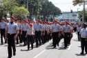 Aproximadamente 20 mil pessoas acompanharam neste sábado (7), em Curitiba, o desfile cívico-militar que comemora os 197 anos da Proclamação da Independência, segundo estimativas da Polícia Militar do Paraná. O governador Carlos Massa Ratinho Junior assistiu a solenidade de 7 de Setembro na Avenida Cândido de Abreu, acompanhado de sua família, do comandante da 5ª Divisão do Exército, general de divisão José Russo Assumpção Delgado, do vice-governador Darci Piana e de diversas autoridades.