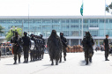 Aproximadamente 20 mil pessoas acompanharam neste sábado (7), em Curitiba, o desfile cívico-militar que comemora os 197 anos da Proclamação da Independência, segundo estimativas da Polícia Militar do Paraná. O governador Carlos Massa Ratinho Junior assistiu a solenidade de 7 de Setembro na Avenida Cândido de Abreu, acompanhado de sua família, do comandante da 5ª Divisão do Exército, general de divisão José Russo Assumpção Delgado, do vice-governador Darci Piana e de diversas autoridades.