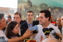 O programa Escola Segura, iniciativa do Governo do Paraná para ampliar a proteção de alunos e professores da rede estadual, está implantado em 40 colégios estaduais da Grande Curitiba, contando com 77 policiais militares da reserva. O lançamento oficial na região foi feito nesta quarta-feira (11) pelo governador Carlos Massa Ratinho Junior. No Paraná, o programa já beneficia alunos e professores de 71 colégios estaduais e conta com a atuação de 126 policiais militares.