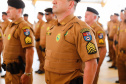 O programa Escola Segura, iniciativa do Governo do Paraná para ampliar a proteção de alunos e professores da rede estadual, está implantado em 40 colégios estaduais da Grande Curitiba, contando com 77 policiais militares da reserva. O lançamento oficial na região foi feito nesta quarta-feira (11) pelo governador Carlos Massa Ratinho Junior. No Paraná, o programa já beneficia alunos e professores de 71 colégios estaduais e conta com a atuação de 126 policiais militares.