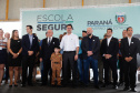 O programa Escola Segura, iniciativa do Governo do Paraná para ampliar a proteção de alunos e professores da rede estadual, está implantado em 40 colégios estaduais da Grande Curitiba, contando com 77 policiais militares da reserva. O lançamento oficial na região foi feito nesta quarta-feira (11) pelo governador Carlos Massa Ratinho Junior. No Paraná, o programa já beneficia alunos e professores de 71 colégios estaduais e conta com a atuação de 126 policiais militares.