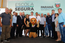 O programa Escola Segura, iniciativa do Governo do Paraná para ampliar a proteção de alunos e professores da rede estadual, está implantado em 40 colégios estaduais da Grande Curitiba, contando com 77 policiais militares da reserva. O lançamento oficial na região foi feito nesta quarta-feira (11) pelo governador Carlos Massa Ratinho Junior. No Paraná, o programa já beneficia alunos e professores de 71 colégios estaduais e conta com a atuação de 126 policiais militares.
