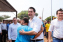 O governador Carlos Massa Ratinho Junior inaugura nesta quinta-feira (12), o Meu Campinho de Santa Cruz de Monte Castelo, no Noroeste do Paraná. Programa da Secretaria de Estado do Desenvolvimento Urbano e Obras Públicas, o Meu Campinho grama sintética, iluminação e segurança para a prática esportiva e de recreação de crianças e adolescentes, em horários em que não estão na escola.