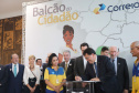 O Governo do Estado e os Correios firmam nesta segunda-feira (16) protocolo de intenções para a implantação do Balcão do Cidadão no Paraná