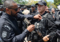 A Polícia Civil do Paraná promoveu uma solenidade de encerramento do 6º Curso de Operações Policiais, nesta sexta-feira (27), nas dependências do Centro de Operações Policiais Especiais. O curso destinado a agentes de segurança pública teve início no dia 2 de setembro com uma turma de 26 alunos. Apenas 15 chegaram ao fim e se formaram, entre eles duas mulheres. Foto: Divulgação/Polícia Civil