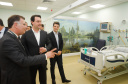 O Hospital de Reabilitação Ana Carolina Moura Xavier (CHR), de Curitiba, recebe dez novos leitos de Unidade de Terapia Intensiva (UTI). O espaço estava fechado há dez anos e foi inaugurado pelo governador Carlos Massa Ratinho Junior nesta terça-feira (1°). O investimento da Secretaria da Saúde na abertura da UTI é de R$ 1,5 milhão.