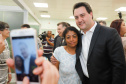 O Hospital de Reabilitação Ana Carolina Moura Xavier (CHR), de Curitiba, recebe dez novos leitos de Unidade de Terapia Intensiva (UTI). O espaço estava fechado há dez anos e foi inaugurado pelo governador Carlos Massa Ratinho Junior nesta terça-feira (1°). O investimento da Secretaria da Saúde na abertura da UTI é de R$ 1,5 milhão.