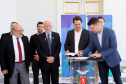 O governador Carlos Massa Ratinho Júnior nomeou nesta quarta-feira (02) os primeiros servidores efetivos da Agência Reguladora de Serviços Públicos Delegados de Infraestrutura do Paraná (Agepar). Presentes: secretários: Chefe da Casa Civil, Guto Silva; de Desenvolvimento Ambiental e de Turismo do Paraná, Márcio Nunes; presidente da Agepar, Omar Akel; de Infraestrutura e Logística, Sandro Alex; entre outros.Curitiba, 02-09-19.Foto: Arnaldo Alves / AEN.