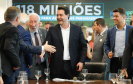 O governador Carlos Massa Ratinho Junior confirmou nesta quarta-feira (9) mais 1.494 novas casas populares para moradores de 33 municípios paranaenses. São imóveis financiados, casas repassadas gratuitamente a famílias de baixa renda e condomínios para pessoas idosas. O investimento é de R$ 118 milhões, com recursos do Tesouro Estadual, por meio do programa Habita Paraná, e de financiamento do Banco Interamericano de Desenvolvimento (BID).